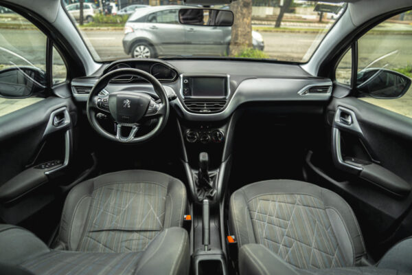 PEUGEOT 208 ALLURE 1.6 TOUCHSCREEN NAFTA 2015 - Imagen 6