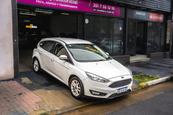 FORD FOCUS 1.6L N MT S 5PTAS NAFTA 2019 BLANCO - Imagen 4