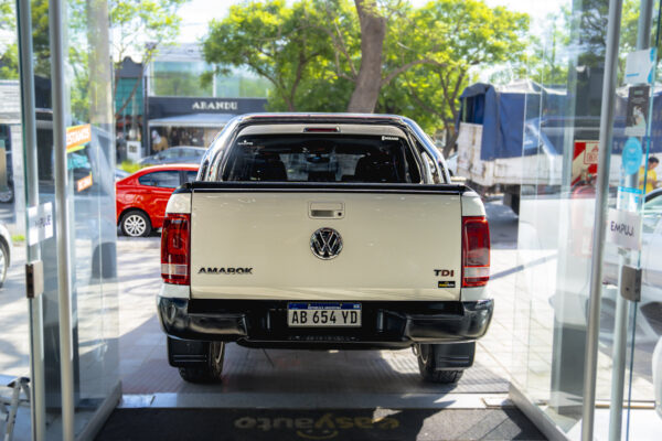 VOLKSWAGEN AMAROK 4X2 DC 2.0L TDI 180CV PICK-UP DIESEL 2017 - Imagen 4