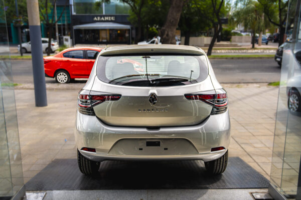 RENAULT SANDERO LIFE 1.6 16V 5PTAS NAFTA 2024 GRIS - Imagen 5