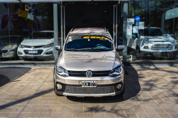 VOLKSWAGEN SURAN CROSS HIGHLINE L15 5PTAS GNC 2014 GRIS