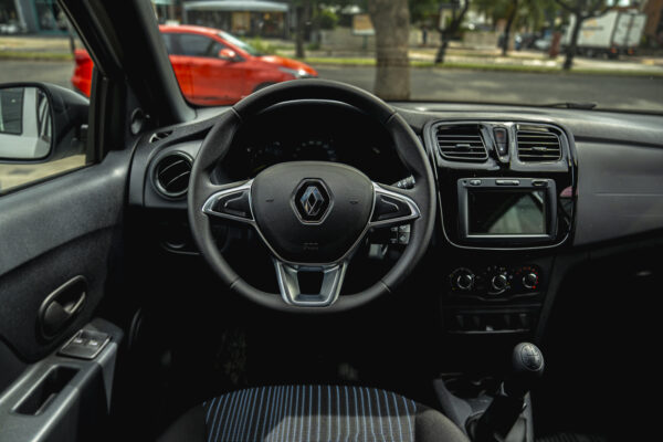 RENAULT SANDERO LIFE 1.6 16V 5PTAS NAFTA 2024 GRIS - Imagen 7