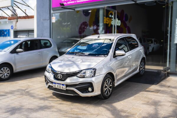 Toyota Etios X 1.5 Xls 6 A/T 5Ptas Nafta 2021 - Imagen 3