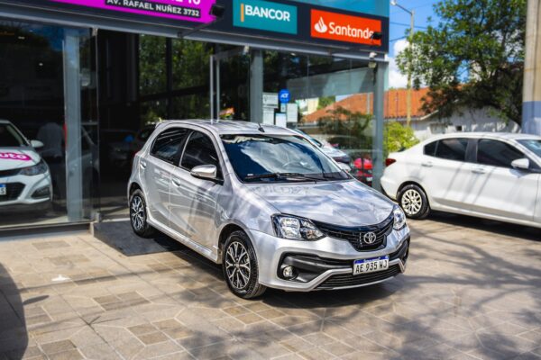 Toyota Etios X 1.5 Xls 6 A/T 5Ptas Nafta 2021 - Imagen 4