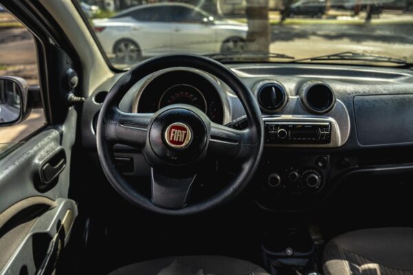 Fiat Uno Way 1.4 8V 5Ptas Gnc 2013 Gris - Imagen 7